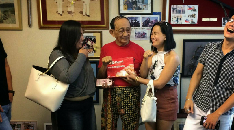 Pres. Ramos gets a box of Merzci Napoleones